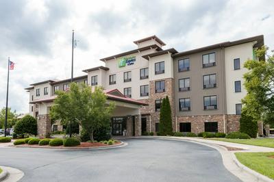 Holiday Inn Express & Suites Lexington NW-The Vineyard by IHG