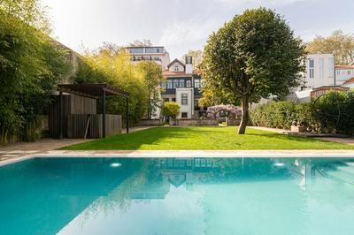 Marquês Garden House by Olivia