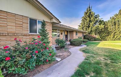 Family-friendly Yakima Escape w/ Yard & Pool!