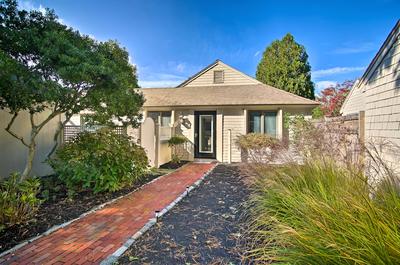 2 Mi to South Cape Beach State Park: Home w/ Yard!