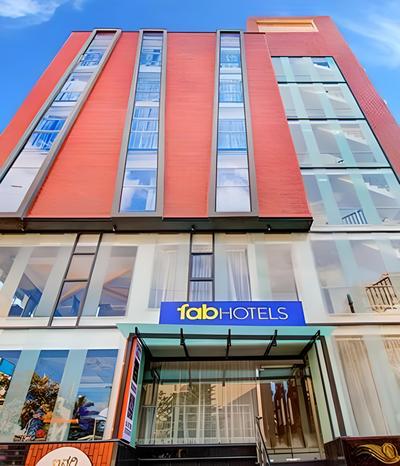 Fabhotel The Royal Suites