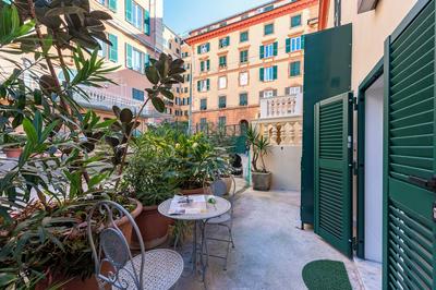 Central Flat In Genova