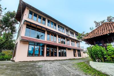 OYO 92329 Sewu Mas Hotel