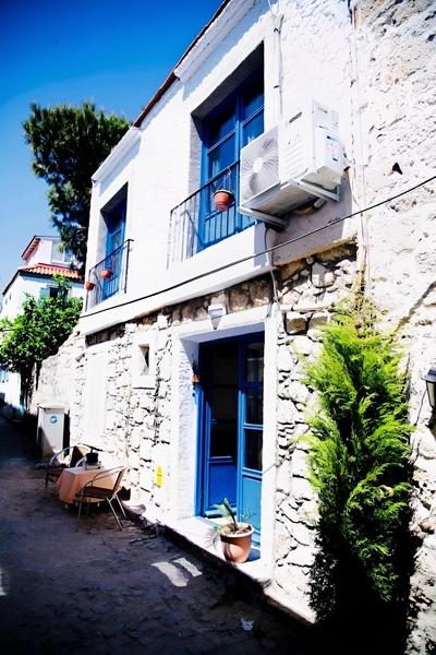 Avlulu Konak Alacati