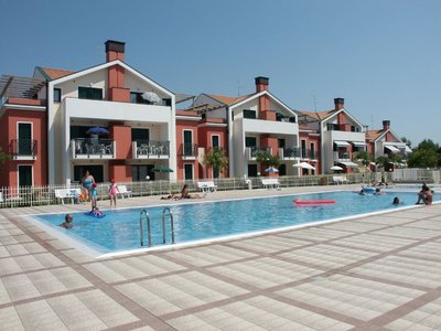 Apartment With Terrace and Pool