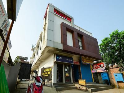 OYO 41030 Palacia Inn