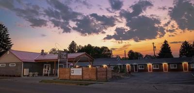 Angler Village Inn