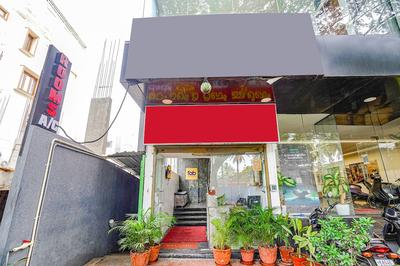 Fabhotel Rlv Green Palace