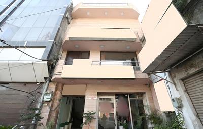 OYO 14494 Hotel Ramneek