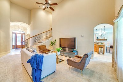 Spacious Texas Retreat w/ Community Pool