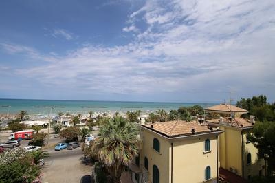 Apartment 30 Meters From the sea With 8 Beds With Full sea View