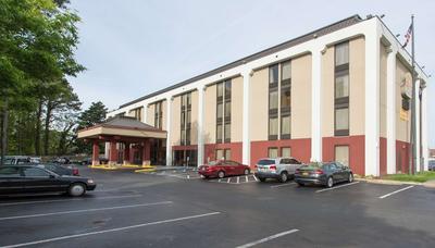 Studios and Suites 4 Less Western Branch