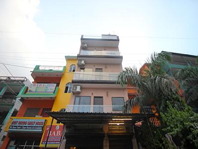 OYO 9711 Hotel Marc Blu