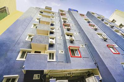 FabHotel Grand Aarvi Prime