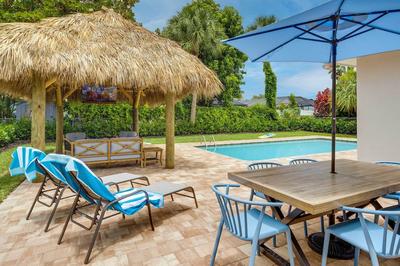 Private Pool + Bar: Palm Beach Gardens Getaway