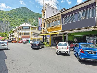 OYO 90734 Tata Inn Hotel