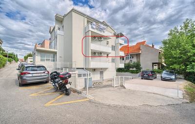 A2- Luxury apt w big Balcony, 4 min Walk to Beach