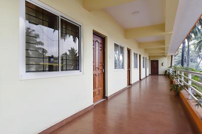 FabHotel Morjim Paradise