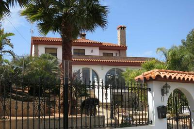 Chalet Villa con Piscina