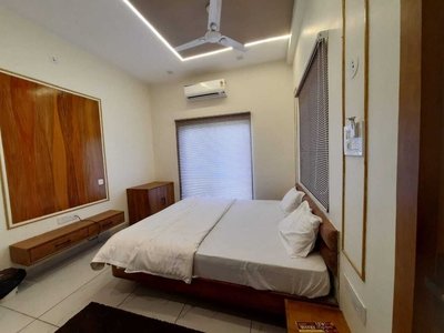 Hotel G R Inn near Temple & Rail Station