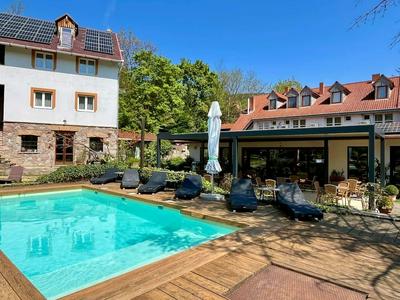 Nomád Hotel & Glamping