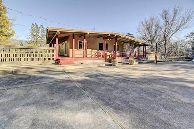 Pet-friendly Grants Pass Home w/ Hot Tub!