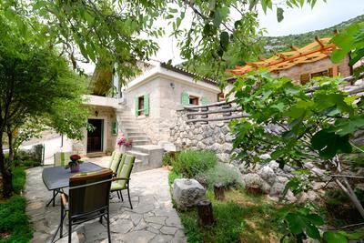 Traditional Stone House Adrian