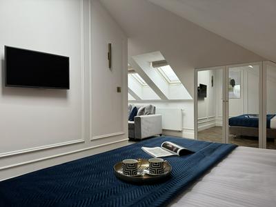 Central Palace - LoftAffair Collection