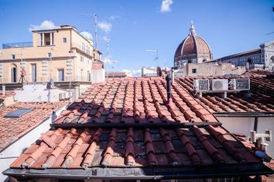 A Few Steps to The Duomo Elegant 2BD Apt