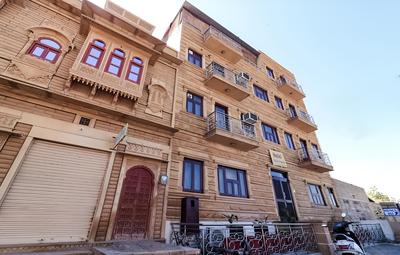 OYO 28326 Hotel Siddhi Vinayak