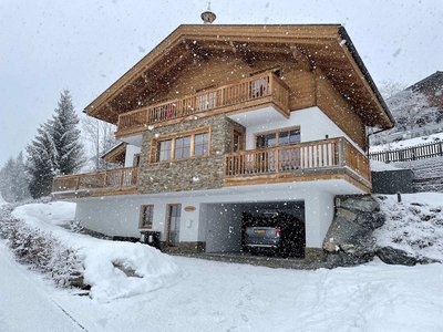 Superbly Located Premium Chalet With Sauna