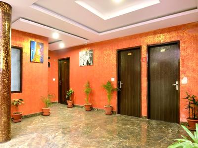 OYO 8622 Hotel Grand Inn