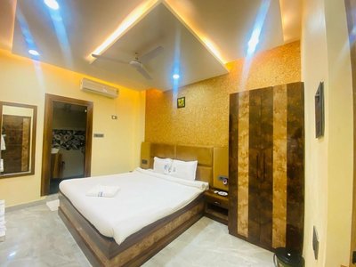 VRINDA HERITAGE HOTEL & BANQUET HALL