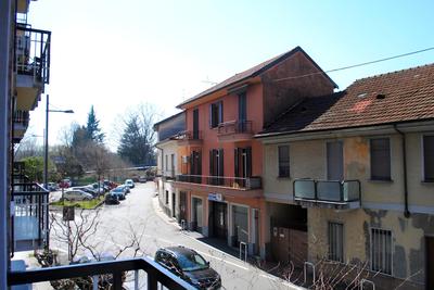 Bnbook - Sesto Calende Train Station