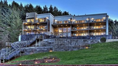 Whale Cove Inn