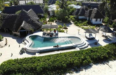 Driftwood Beach Lodge