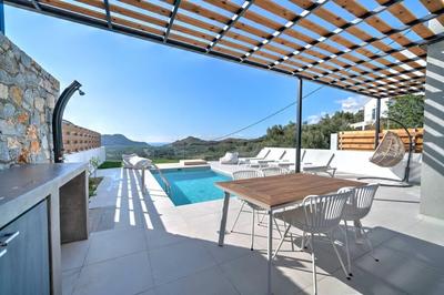 Villa Oneiro in Foinikas