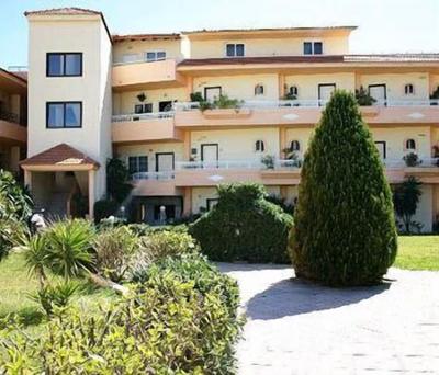 Lyristis Dinos Studios & Apartments