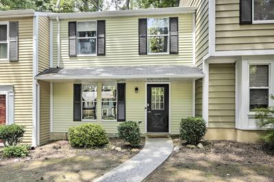 Walk to Dtwn & Breweries: Townhome in Cary!