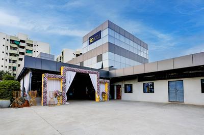 Fabhotel Maa Gayatri