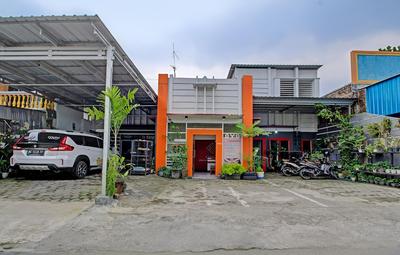 OYO 3012 Coupis Guesthouse Syariah