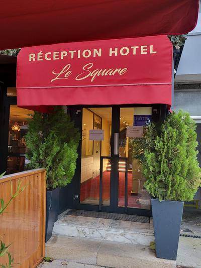 Square Hotel