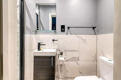 Bob W London Earl's Court -Warwick Road