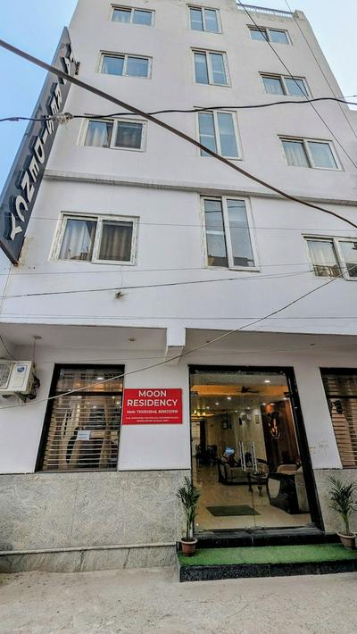 Hotel Moon Taj Near Yashobhoomi