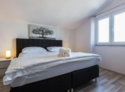 Cozy Three Bedroom Apartment With Terrace in Zadar