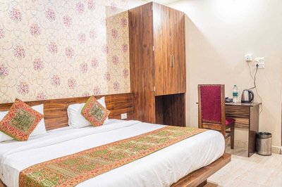 Orchid Petal Nandini Grand