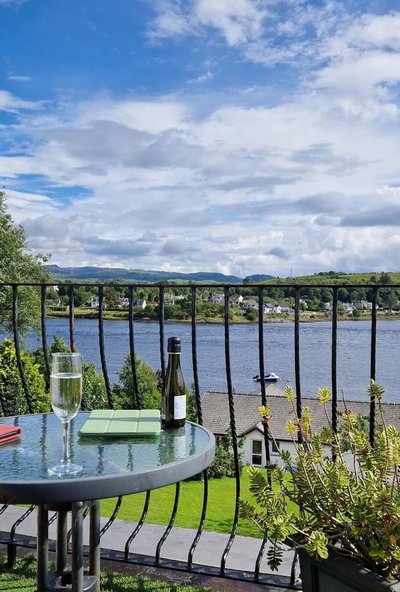 The Lochnell Arms Hotel