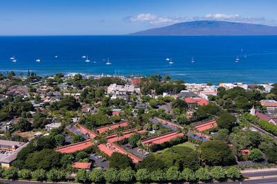 Aina Nalu D202 2 Bedroom Condo by Redawning