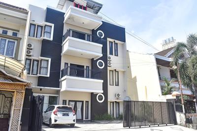 RedDoorz Syariah near Jalan Somba Opu