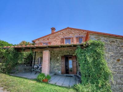 Holiday Home in Paciano Near Lake Trasimeno